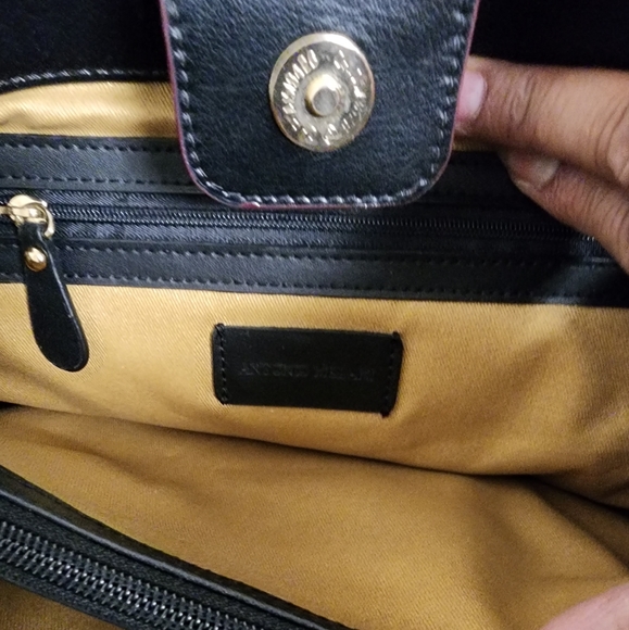 Antonio Melani black leather handbag - Picture 7 of 10